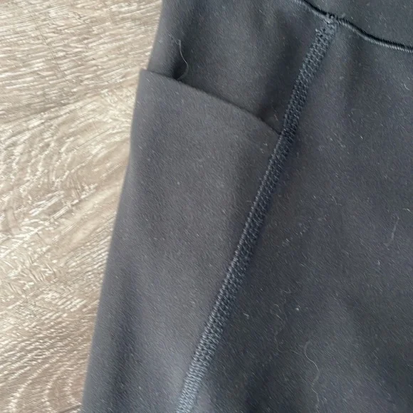 uniqlo AIRism Pocketed UV Protection Soft Leggings - Picture 2 of 5